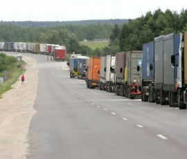 очередь из грузовиков на границе Приморья и КНР достигла 500 машин - фото - 1